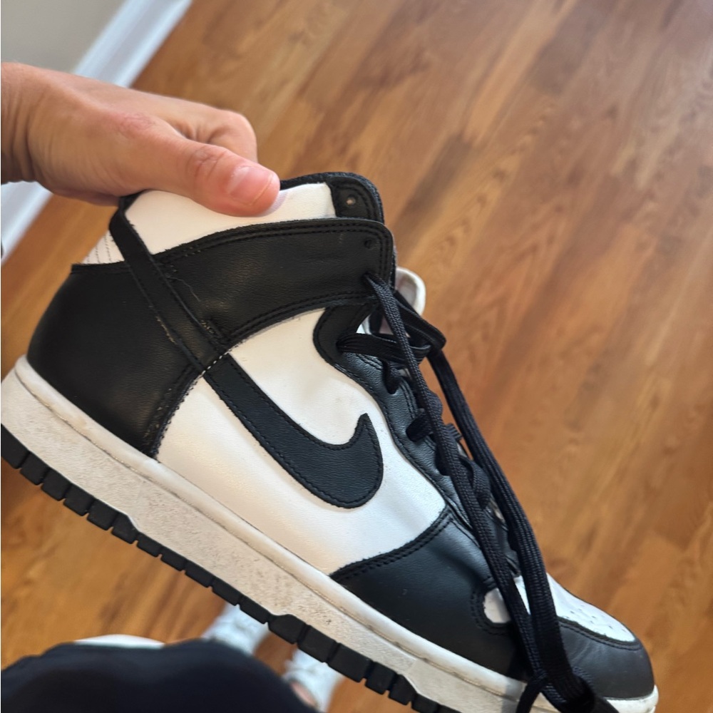 Nike Black and White Sneakers